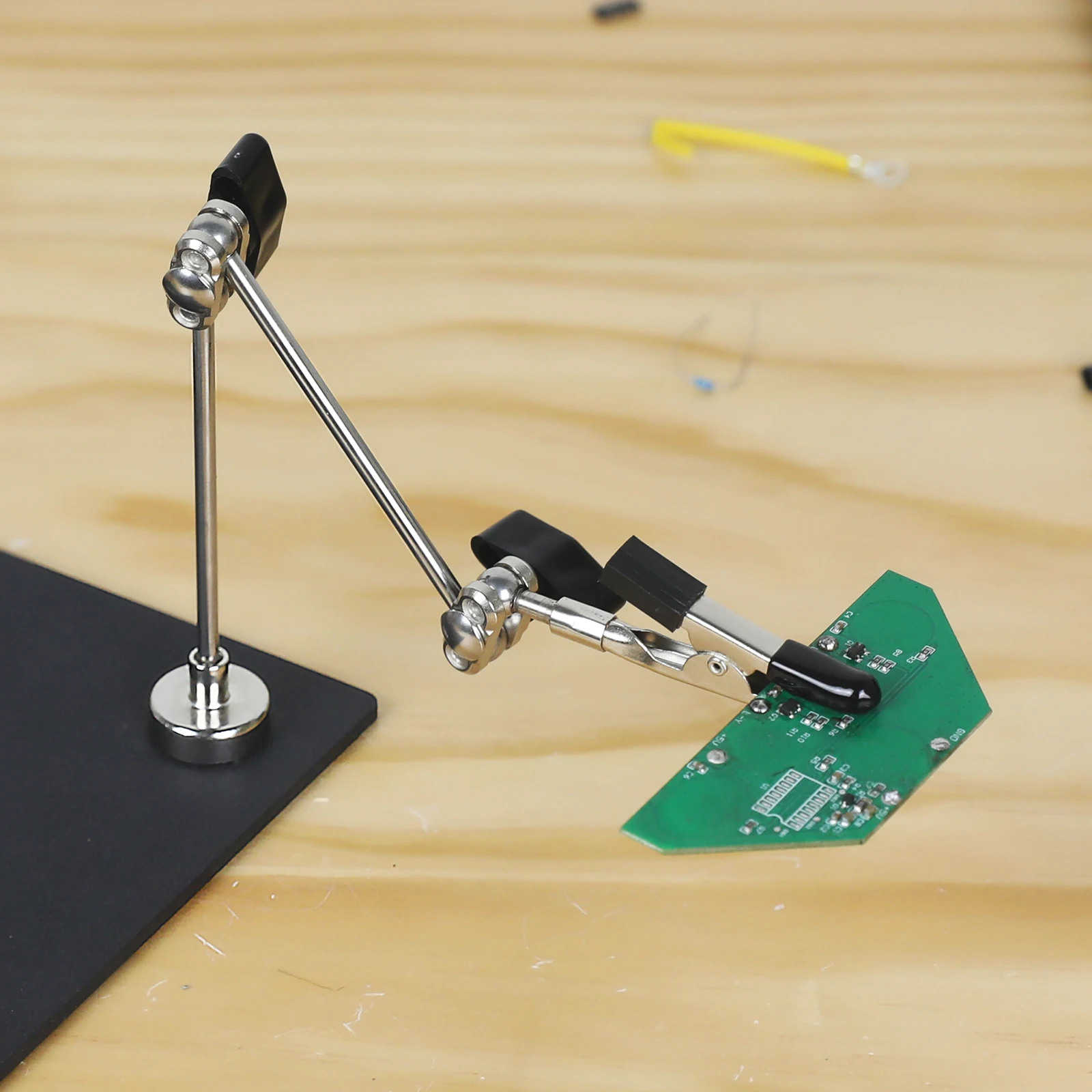 Toolour Löten Dritte Hand Helfende Hände Werkzeug mit Magnetfuß – Bild 6